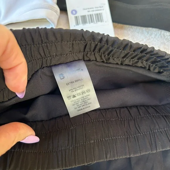 BUFFBUNNY Shorts & 2 Bras Bundle/Set Women's Size XS/S Black & White New W/ Tags - Picture 6 of 14